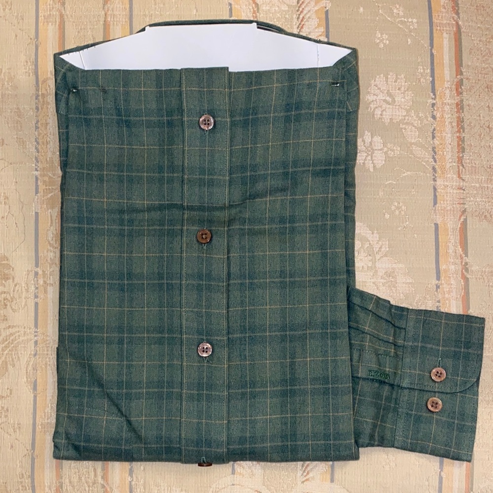 Izod Men's Green Checkered Shirt - Picture 3 of 3